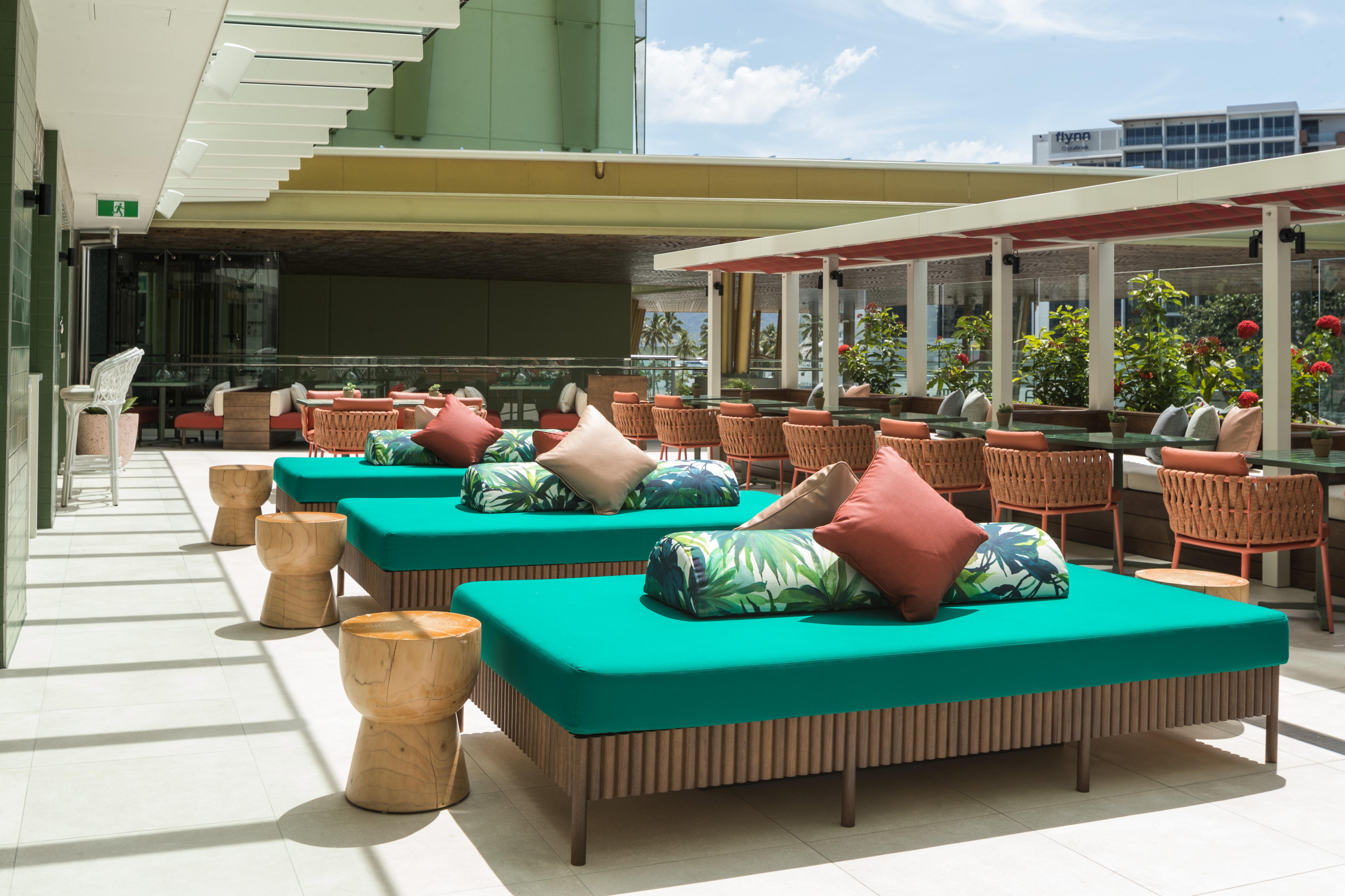 Hotel Crystalbrook Bailey Cairns Zewnętrze zdjęcie The rooftop bar at the hotel