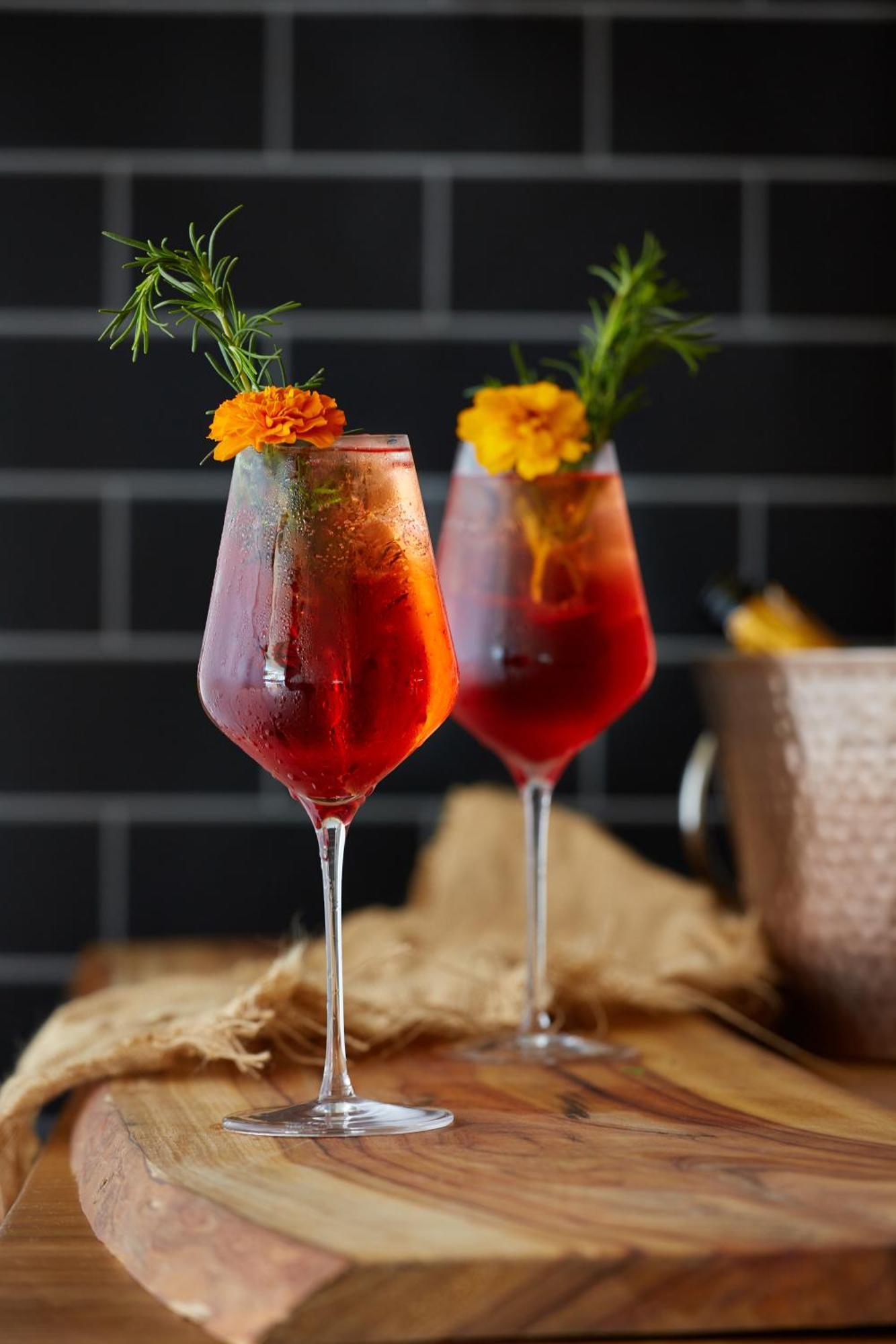 Hotel Crystalbrook Bailey Cairns Zewnętrze zdjęcie A spritz cocktail