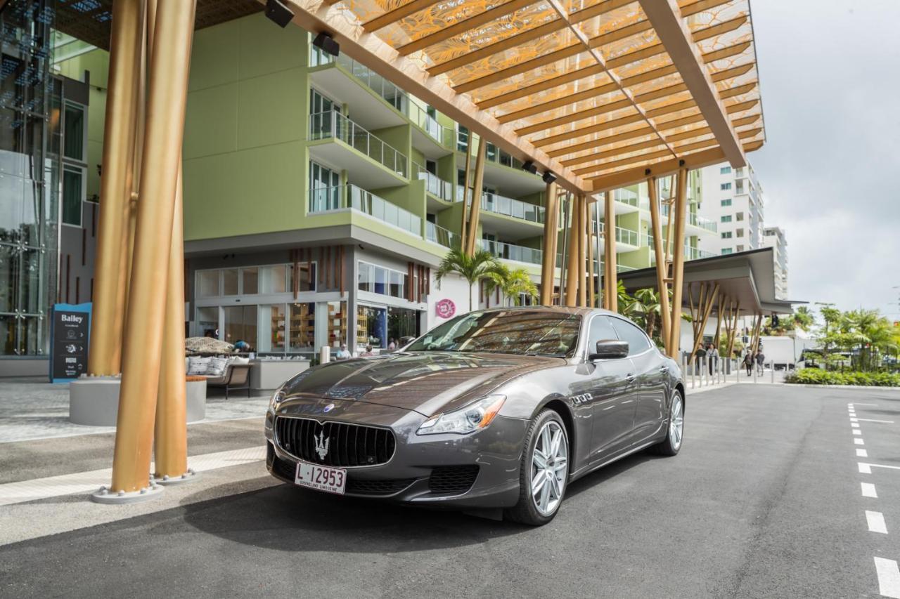 Hotel Crystalbrook Bailey Cairns Zewnętrze zdjęcie Maserati Quattroporte
